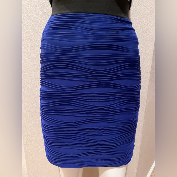 H&M pencil skirt with elastic waist - Picture 2 of 6